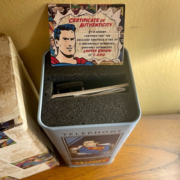 *Limited Edition* 0345/2000 Fossil Brand Superman Watch — Box, Tin, Authenticity - Picture 4 of 6